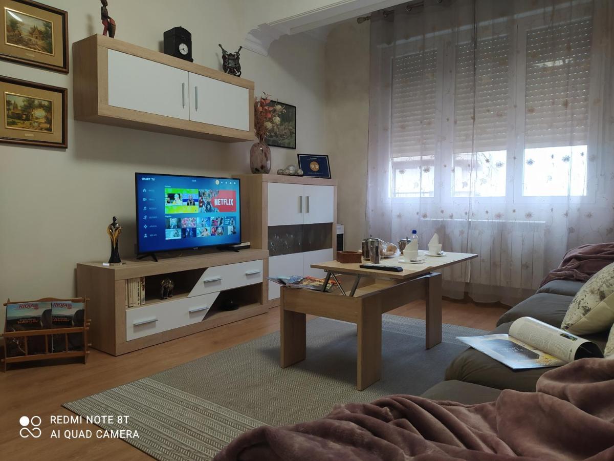 ログローニョGonzalo De Berceo 15 " Calidad-Sobrio" And " Free Private Parking "アパートメント エクステリア 写真